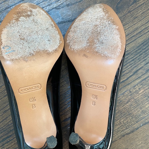 Coach - Picture 3 of 4